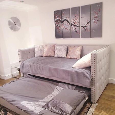 Cozy Muswell Hill 1-Bedroom Flat Londra Dış mekan fotoğraf