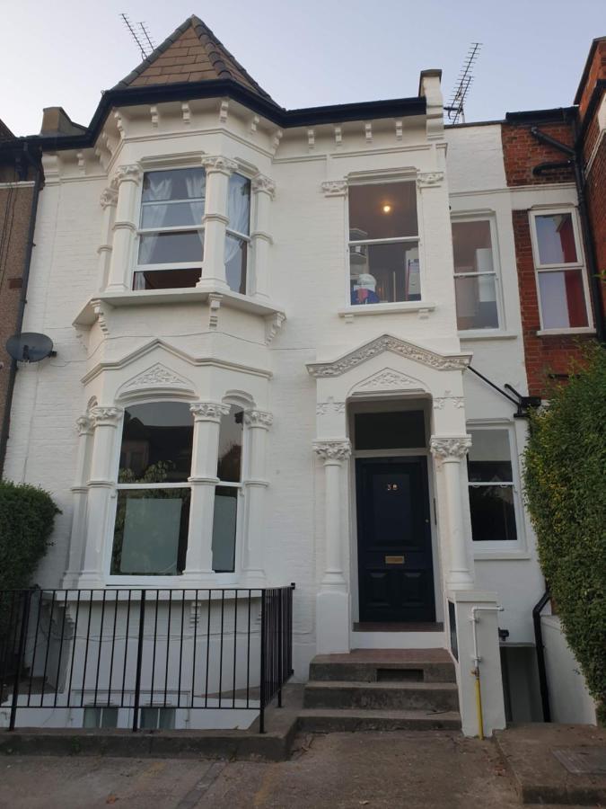 Cozy Muswell Hill 1-Bedroom Flat Londra Dış mekan fotoğraf