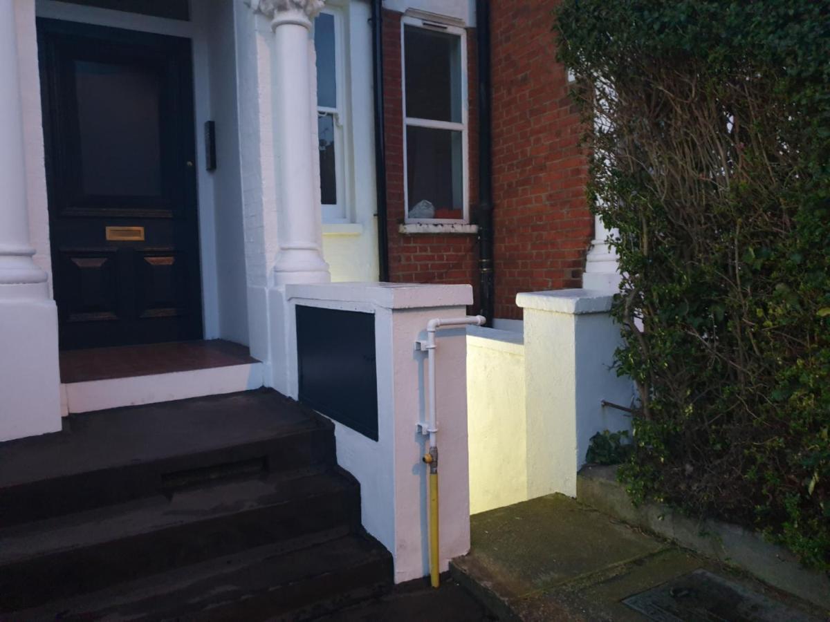 Cozy Muswell Hill 1-Bedroom Flat Londra Dış mekan fotoğraf